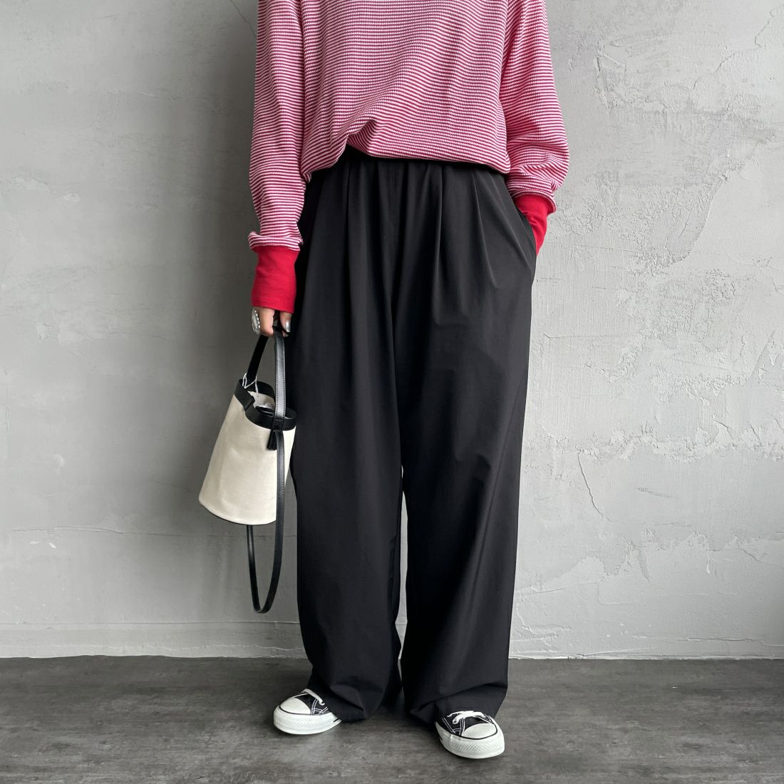 Jeans Factory Clothes [ジーンズファクトリークローズ] 7DAYS ナイロンストレートイージーパンツ [IN10-PT-4] BLACK &&モデル身長：156cm 着用サイズ：F&&