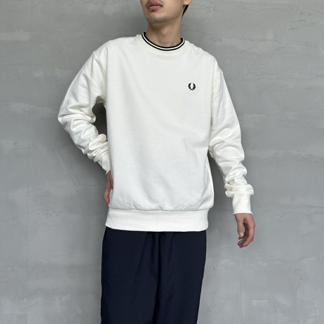 【予約商品】FRED PERRY [フレッドペリー] 別注 ツインティップライン ワンポイントロゴ刺繍クルーネックスウェット [FPM-24A-004-JF]