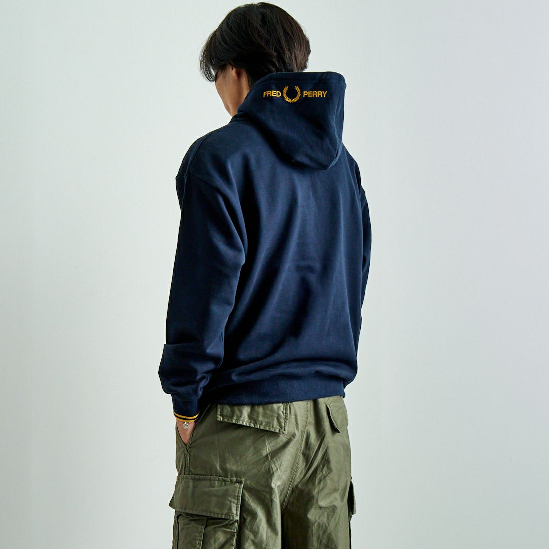 FRED PERRY [フレッドペリー] 別注 フードロゴ刺繍スウェットパーカー 