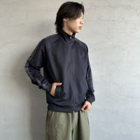 W71 NAVY/C&&モデル身長：179cm 着用サイズ：L&&
