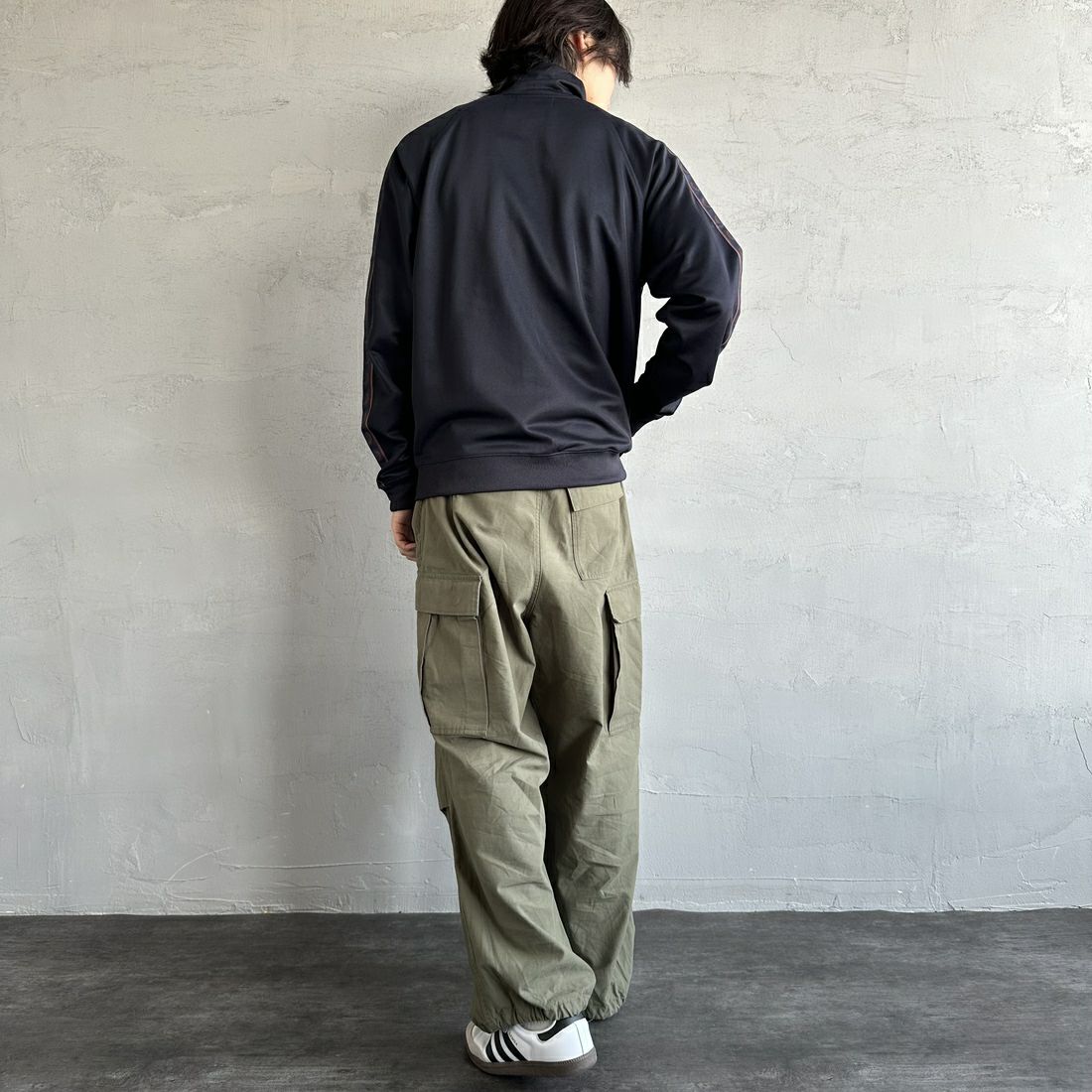FRED PERRY [フレッドペリー] コントラストテープ トラックジャケット [J5557] W71 NAVY/C &&モデル身長：179cm 着用サイズ：L&&