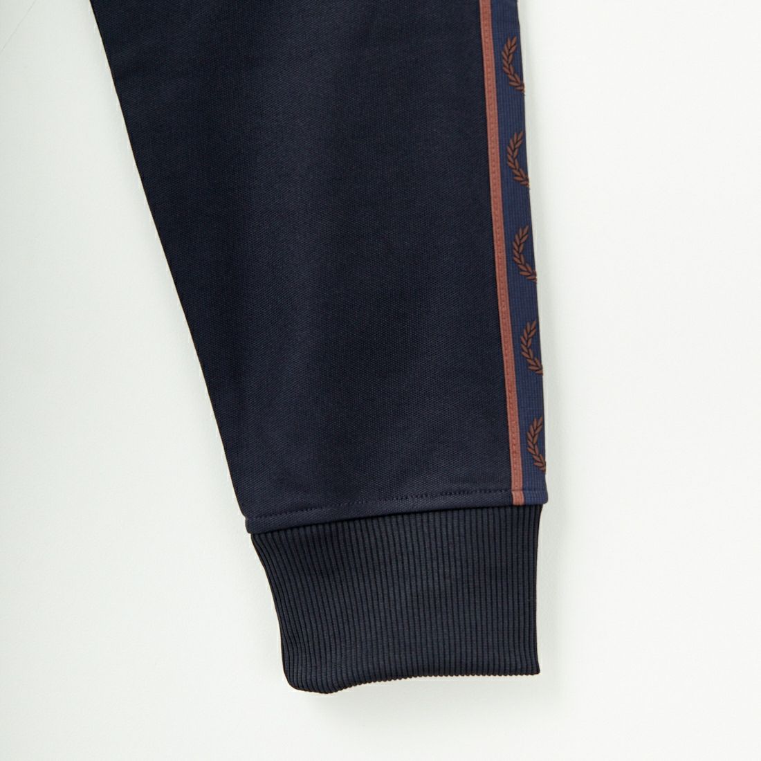 FRED PERRY [フレッドペリー] コントラストテープ トラックジャケット [J5557] W71 NAVY/C