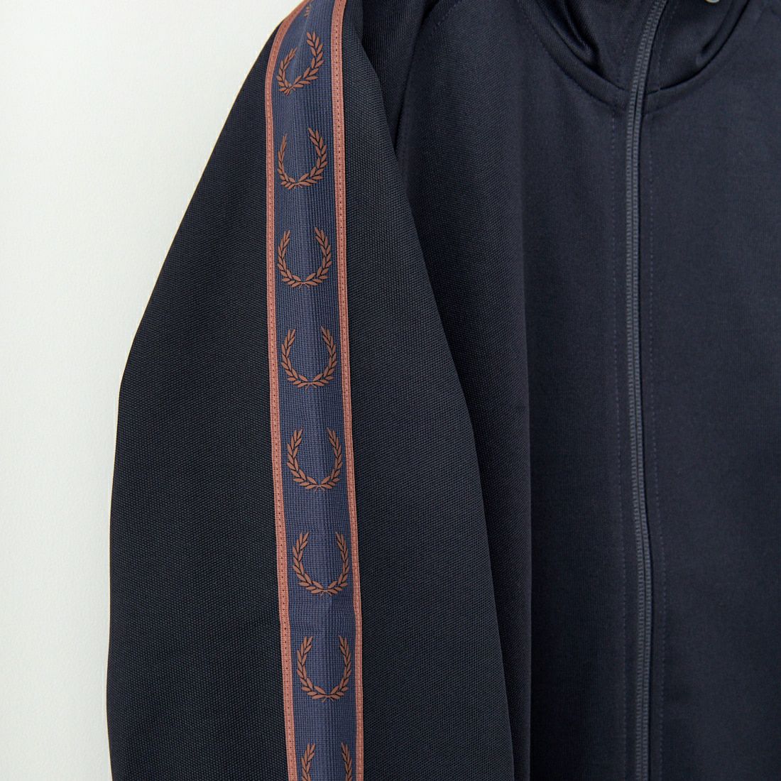 FRED PERRY [フレッドペリー] コントラストテープ トラックジャケット [J5557] W71 NAVY/C
