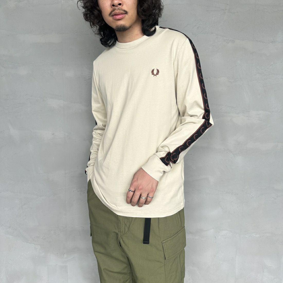 【予約商品】FRED PERRY [フレッドペリー] コントラストトラックテープ ワンポイントロゴ刺繍Tシャツ [M4675]