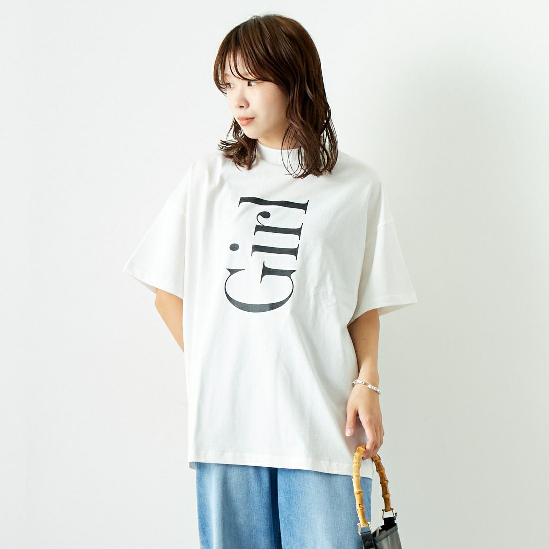 Margaux vintage [マルゴーヴィンテージ] モックネックロゴTシャツ [MG-CT-24102-A] WHITE/BLAC &&モデル身長：167cm 着用サイズ：F&&