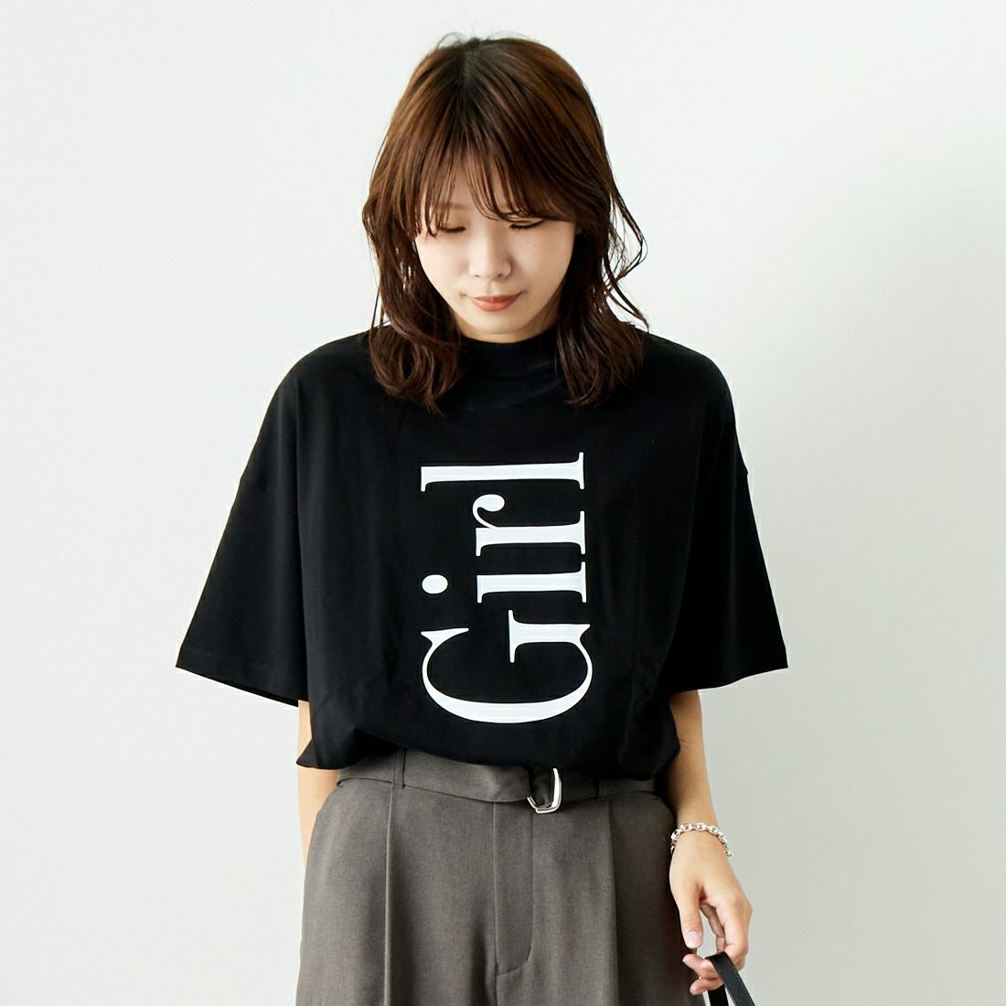 Margaux vintage [マルゴーヴィンテージ] モックネックロゴTシャツ [MG-CT-24102-A] BLACK/WHIT &&モデル身長：167cm 着用サイズ：F&&