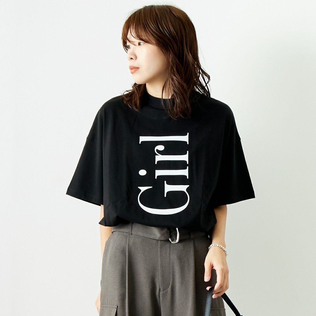 Margaux vintage [マルゴーヴィンテージ] モックネックロゴTシャツ [MG-CT-24102-A] BLACK/WHIT &&モデル身長：167cm 着用サイズ：F&&