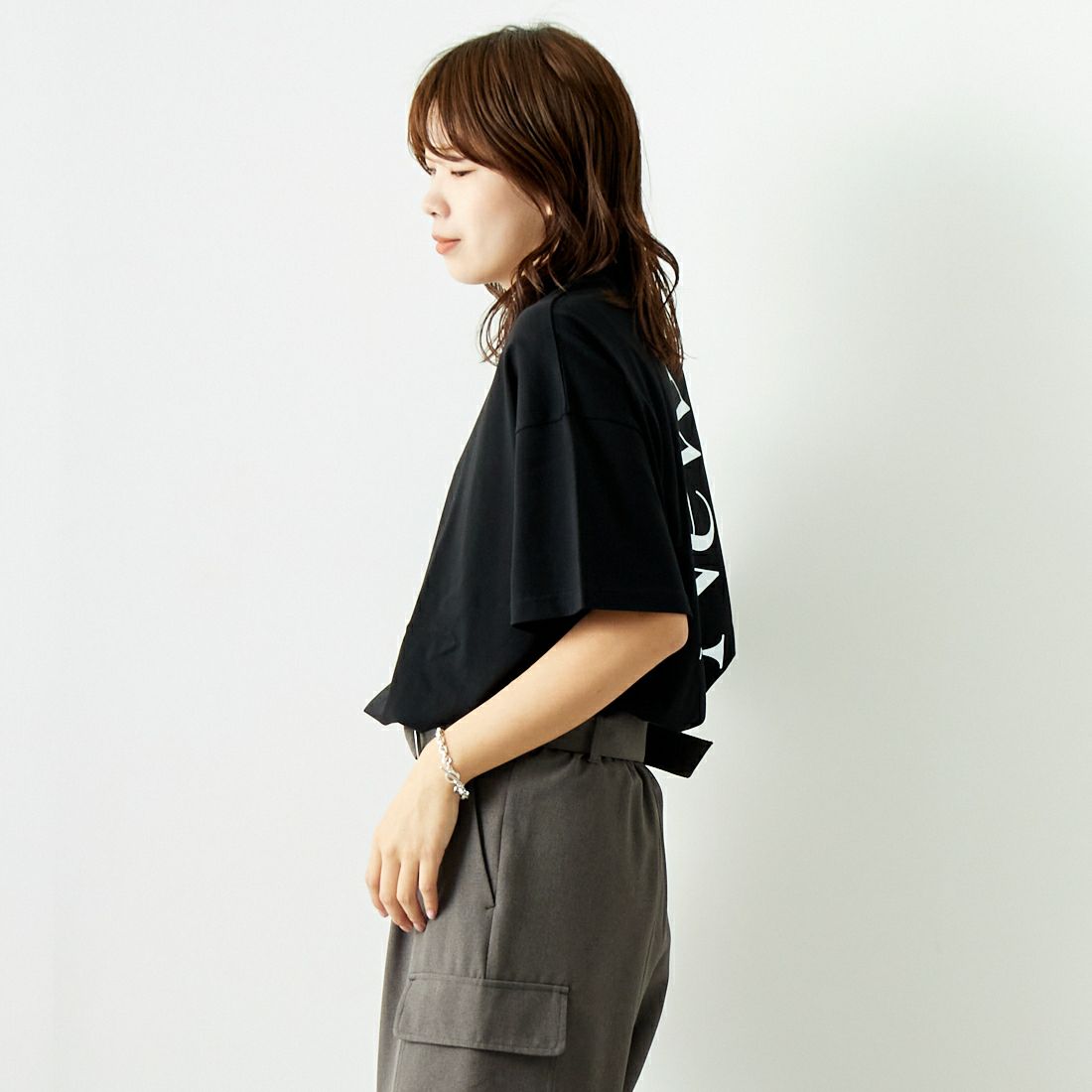 Margaux vintage [マルゴーヴィンテージ] モックネックロゴTシャツ [MG-CT-24102-A] BLACK/WHIT &&モデル身長：167cm 着用サイズ：F&&