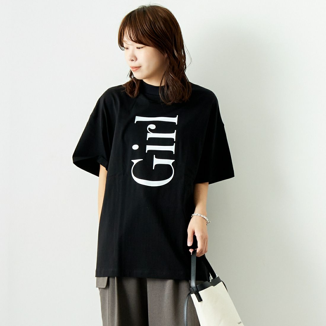 Margaux vintage [マルゴーヴィンテージ] モックネックロゴTシャツ [MG-CT-24102-A] BLACK/WHIT &&モデル身長：167cm 着用サイズ：F&&