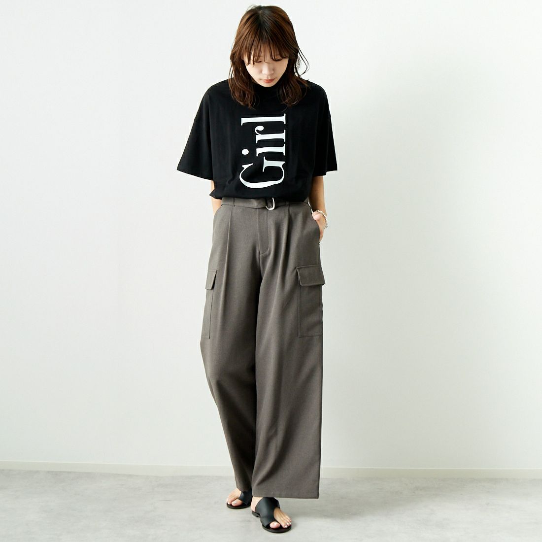 Margaux vintage [マルゴーヴィンテージ] モックネックロゴTシャツ [MG-CT-24102-A] BLACK/WHIT &&モデル身長：167cm 着用サイズ：F&&