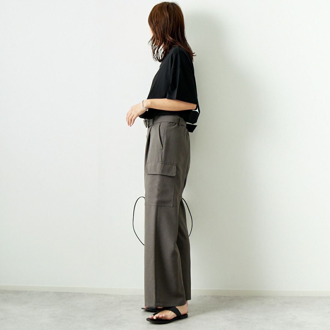 Margaux vintage [マルゴーヴィンテージ] モックネックロゴTシャツ [MG-CT-24102-A] BLACK/WHIT &&モデル身長：167cm 着用サイズ：F&&