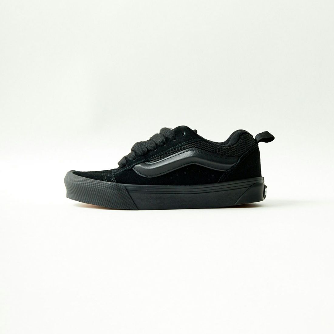 BLACK/BLAC