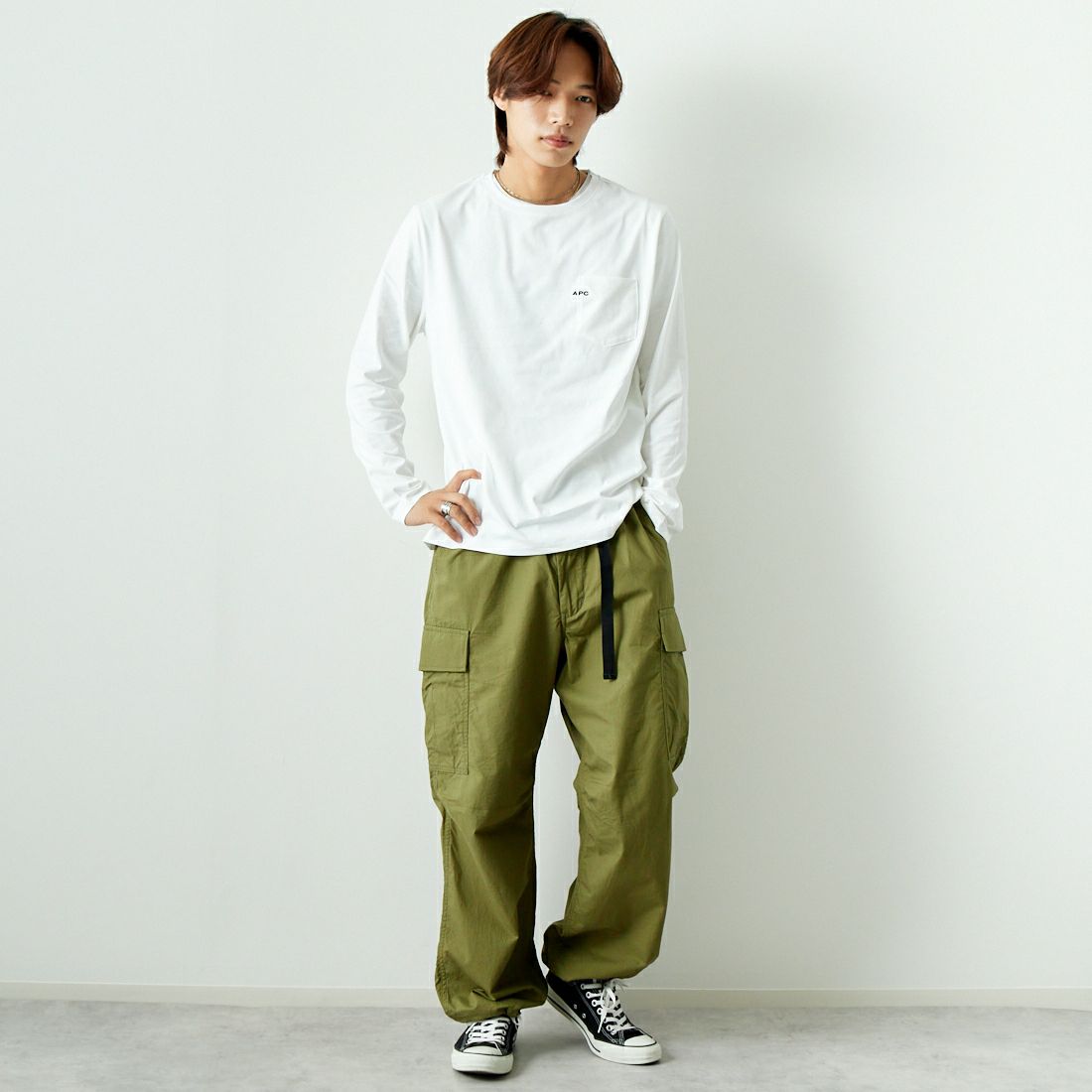 A.P.C. [アー・ペー・セー] ロゴ刺繍 長袖ポケットTシャツ [POCKET-EMB-T] 90 BLANC &&モデル身長：179cm 着用サイズ：L&&