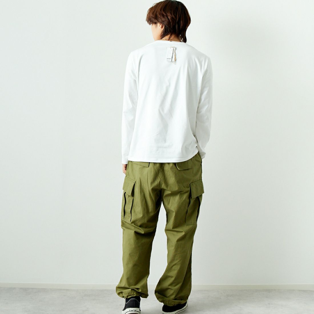 A.P.C. [アー・ペー・セー] ロゴ刺繍 長袖ポケットTシャツ [POCKET-EMB-T] 90 BLANC &&モデル身長：179cm 着用サイズ：L&&