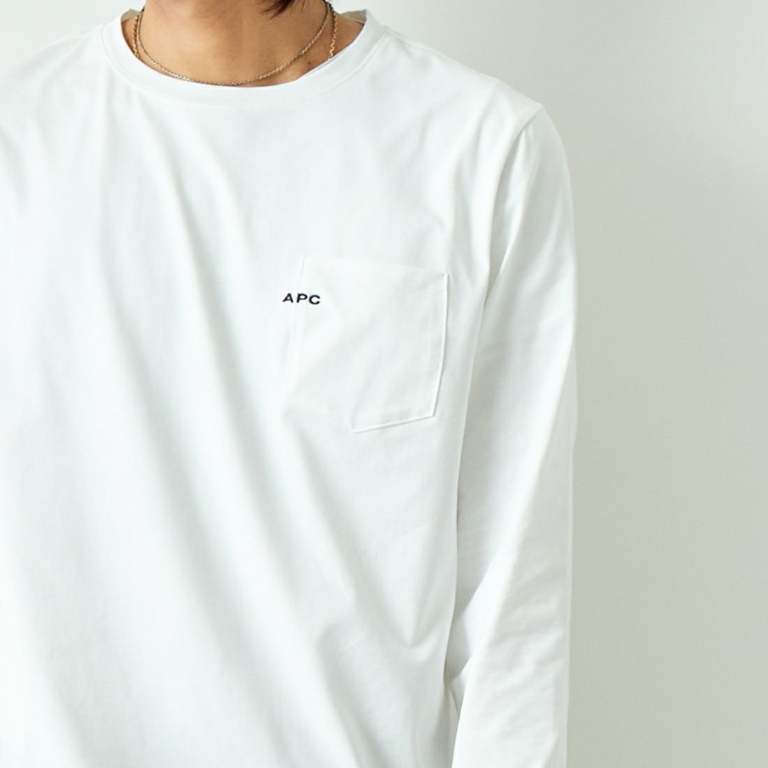 A.P.C. [アー・ペー・セー] ロゴ刺繍 長袖ポケットTシャツ [POCKET-EMB-T] 90 BLANC