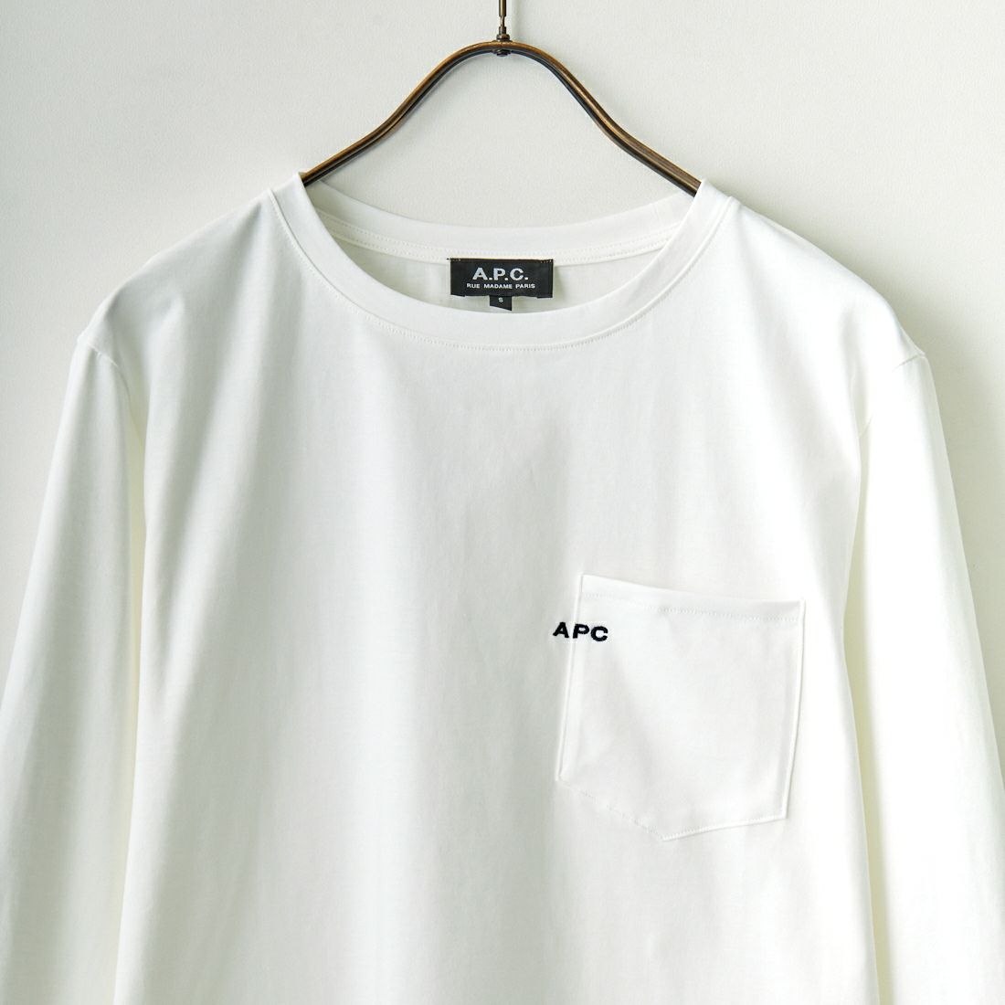 A.P.C. [アー・ペー・セー] ロゴ刺繍ポケットTシャツ [POCKET-EMB-T] 90 BLANC