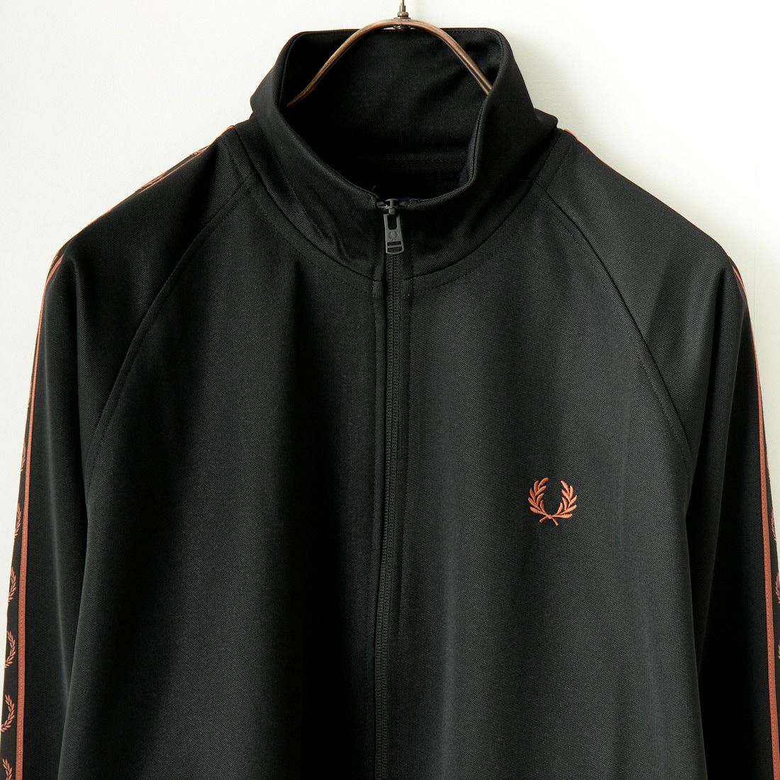 FRED PERRY [フレッドペリー] コントラストテープ トラックジャケット [J5557] S76 BLACK/