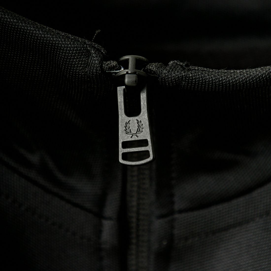 FRED PERRY [フレッドペリー] コントラストテープ トラックジャケット [J5557] S76 BLACK/