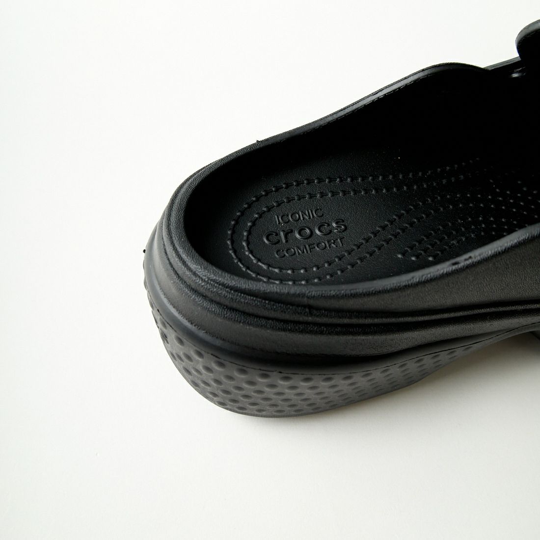 Crocs [クロックス] ストンプ ローファー [209937] BLACK