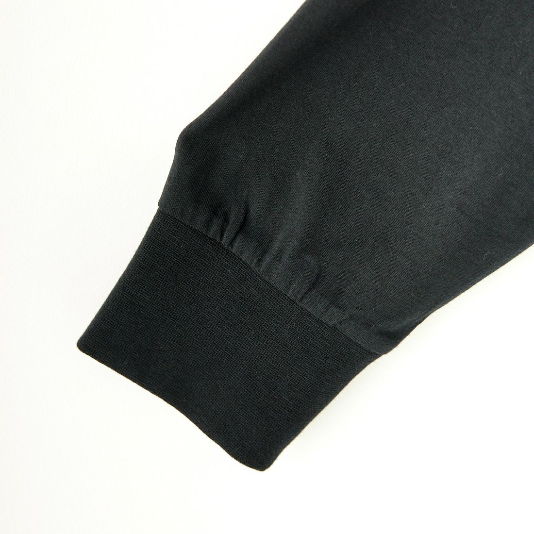 FRED PERRY [フレッドペリー] ワンポイントロゴ刺繍 ロングスリーブリンガーTシャツ [M8700] 102 BLACK
