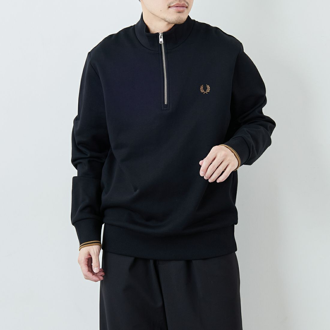 S77 BLK/SH&&モデル身長：168cm 着用サイズ：M&&