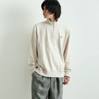美品　フレッドペリー　ハーフジッププルオーバー　デカロゴ刺繍　月桂樹　白　m FRED PERRY/フレッドペリー] ワンポイントロゴ刺繍 ハーフジップ
