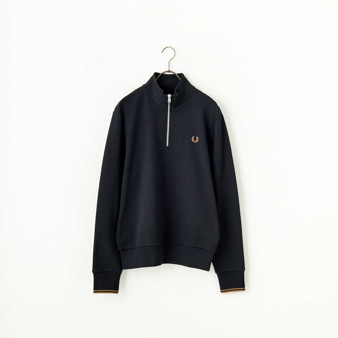 FRED PERRY [フレッドペリー] ワンポイントロゴ刺繍 ハーフジップスウェット [M3574] S77 BLK/SH