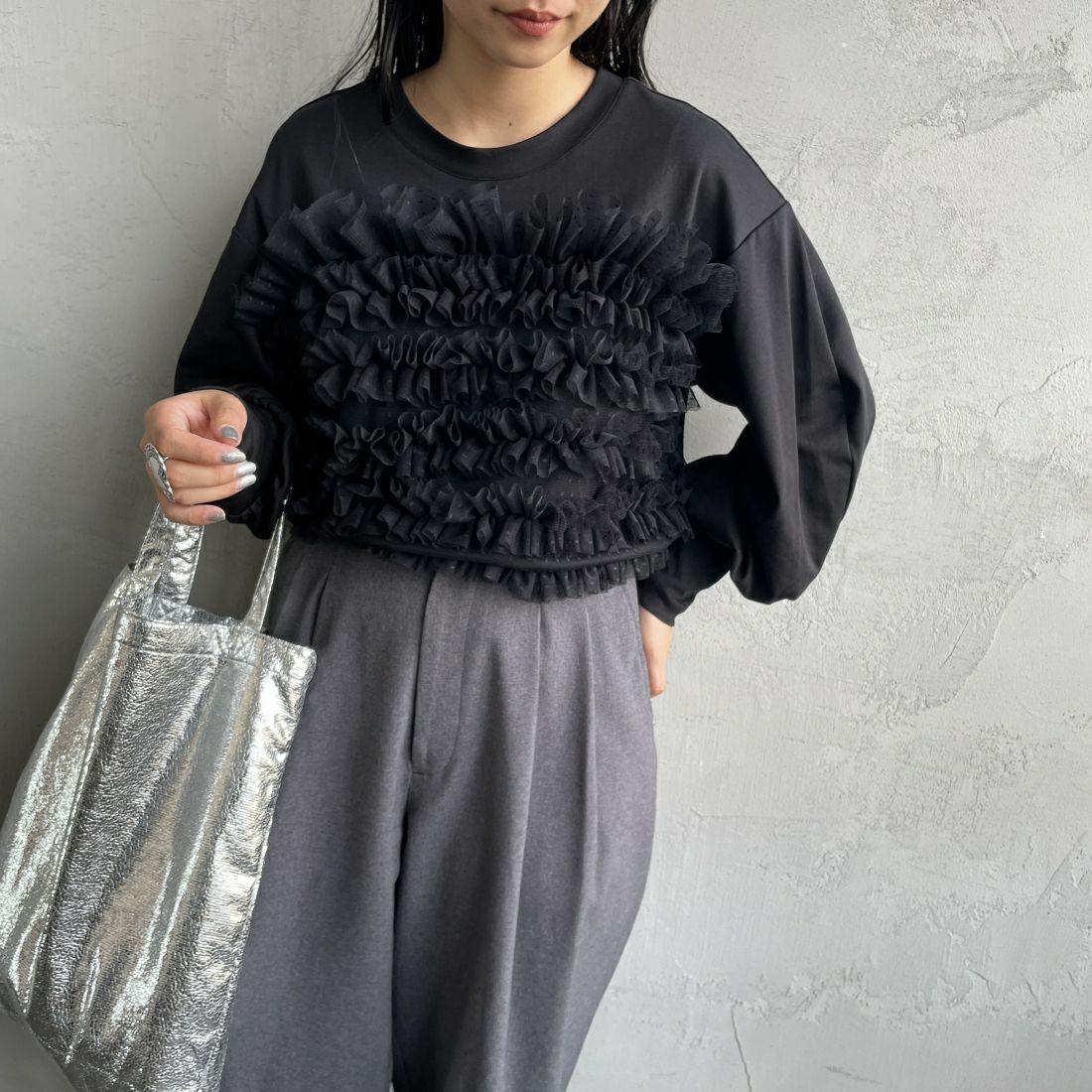 USINE [ユジーヌ] ピスチェドッキングプルオーバー [2430803] BLACK &&モデル身長：156cm 着用サイズ：F&&