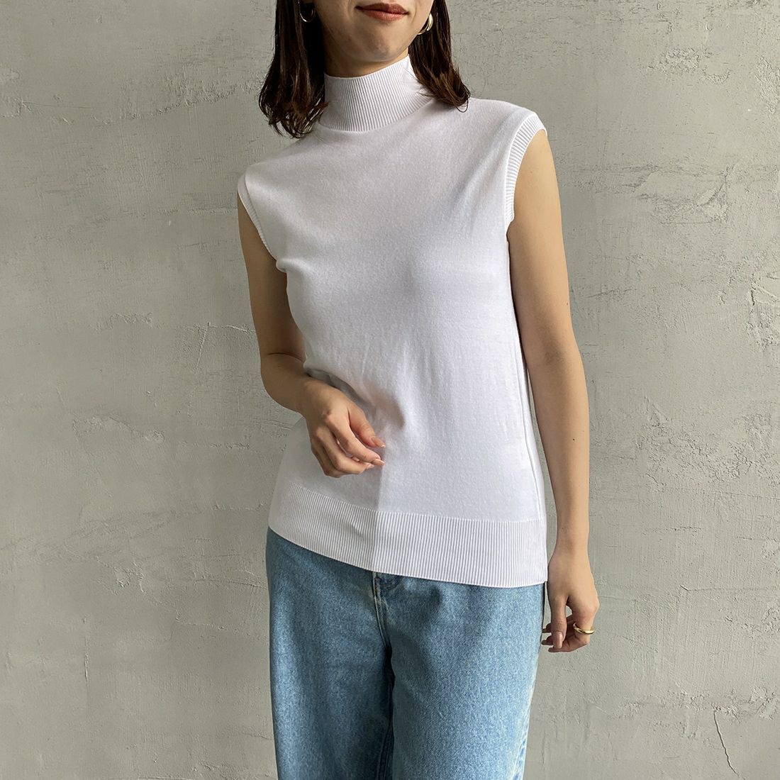 GICIPI [ジチピ] TITANIOモックネックノースリーブニットソー [2419P] BIANCO &&モデル身長：163cm 着用サイズ：1&&