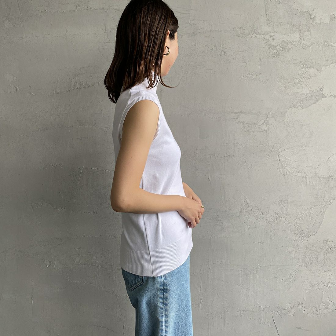 GICIPI [ジチピ] TITANIOモックネックノースリーブニットソー [2419P] BIANCO &&モデル身長：163cm 着用サイズ：1&&