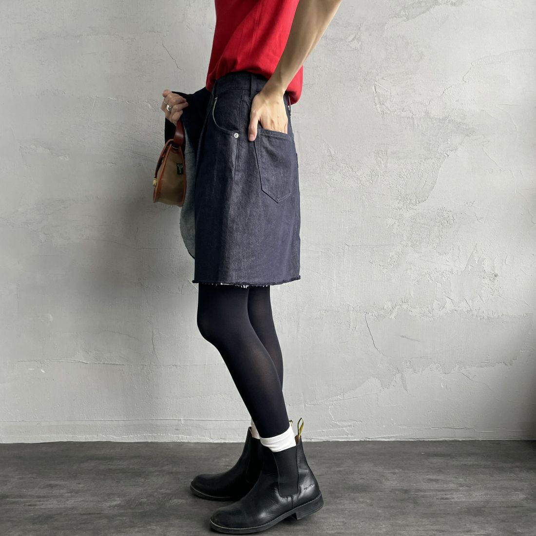 Americana × JEANS FACTORY [アメリカーナ × ジーンズファクトリー] 別注 カットオフデニムミニスカート [ASO-721-JF] ﾈｲﾋﾞｰ &&モデル身長：160cm 着用サイズ：S&&