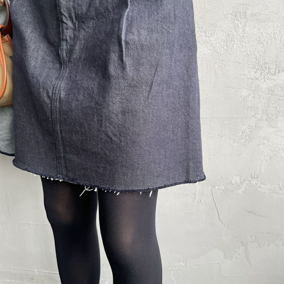 Americana × JEANS FACTORY [アメリカーナ × ジーンズファクトリー] 別注 カットオフデニムミニスカート [ASO-721-JF] ﾈｲﾋﾞｰ &&モデル身長：160cm 着用サイズ：S&&