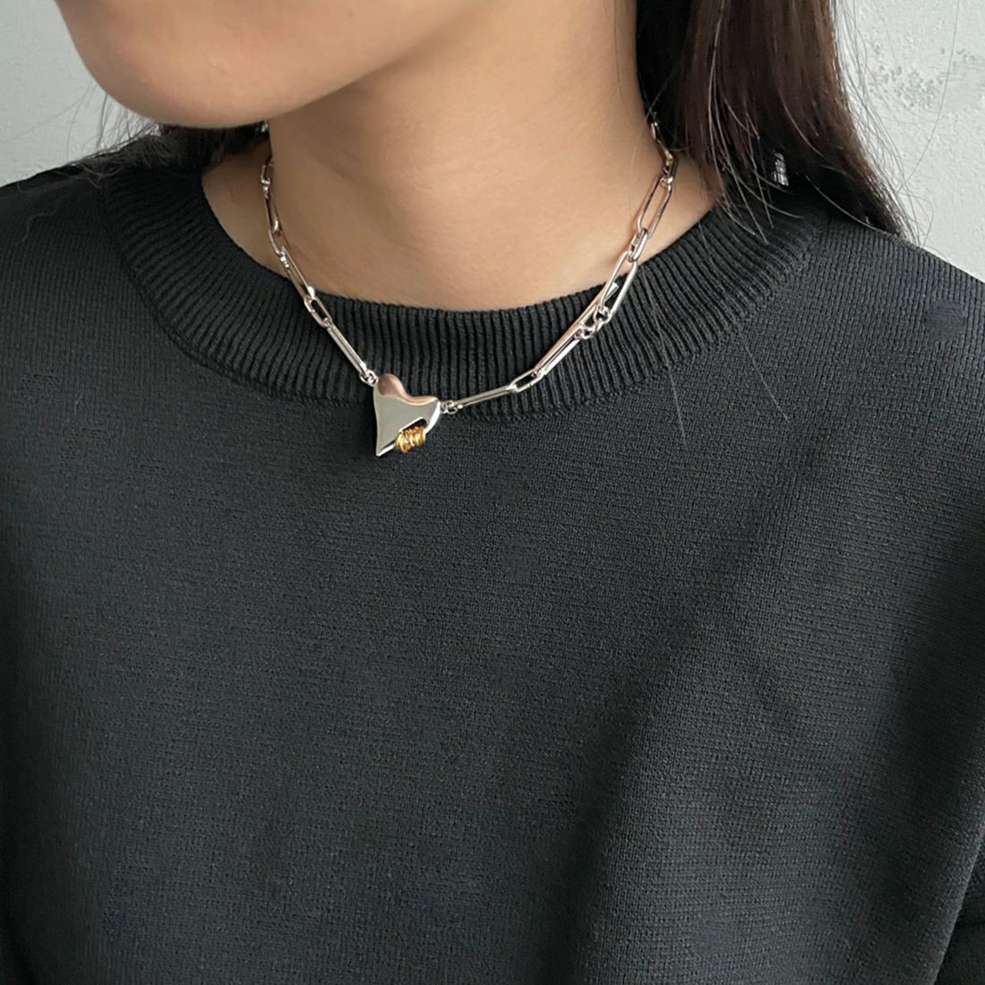 Ｌａｐｕｉｓ】Ｃｏｉｌ Ｌｅａｔｈｅｒ チョーカー(F SILVER): アクセサリ｜PMbox P&M OFFICIAL ONLINE STORE  (ピーエムボックス ピーアンドエム公式オンラインストア)