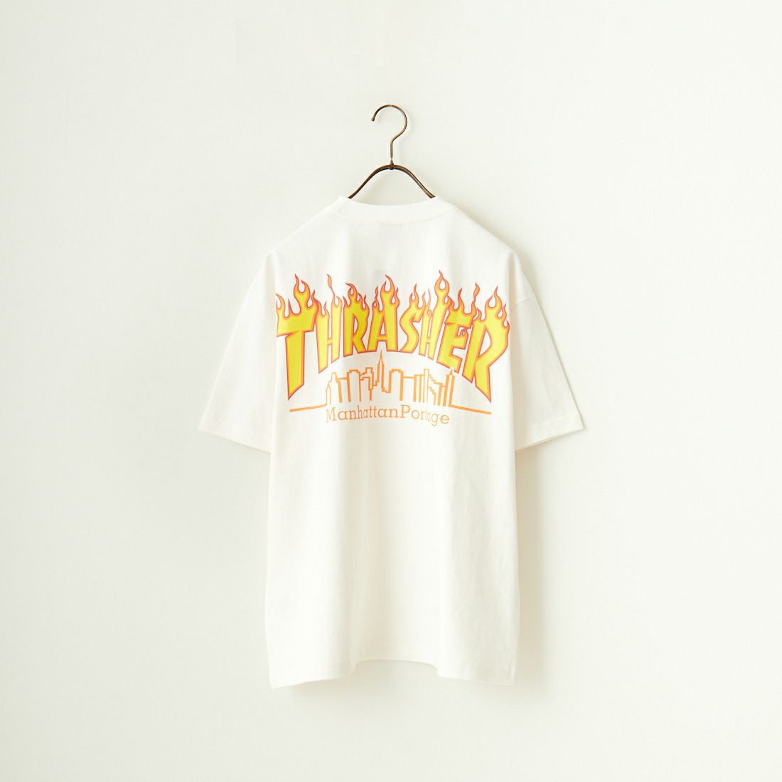 MANHATTAN PORTAGE [マンハッタンポーテージ] スラッシャーコラボロゴ バックプリントショートスリーブTシャツ [24FW-MP-M583] 01 WHITE