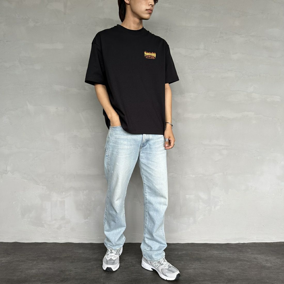 MANHATTAN PORTAGE [マンハッタンポーテージ] スラッシャーコラボ バックプリントショートスリーブTシャツ [24FW-MP-M584] 09 BLACK&&モデル身長：179cm 着用サイズ：L&&