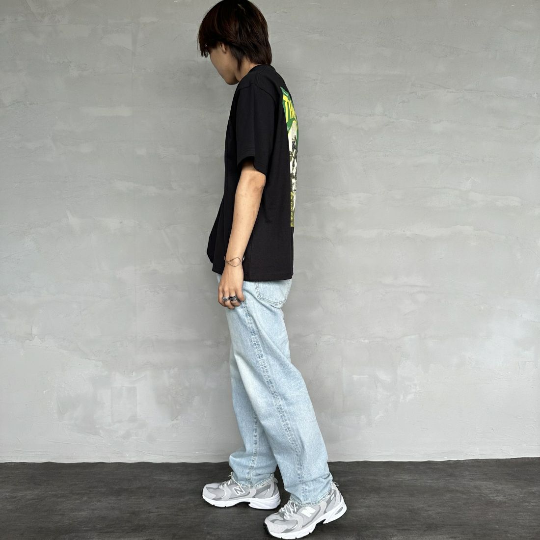 MANHATTAN PORTAGE [マンハッタンポーテージ] スラッシャーコラボ バックプリントショートスリーブTシャツ [24FW-MP-M584] 09 BLACK&&モデル身長：179cm 着用サイズ：L&&