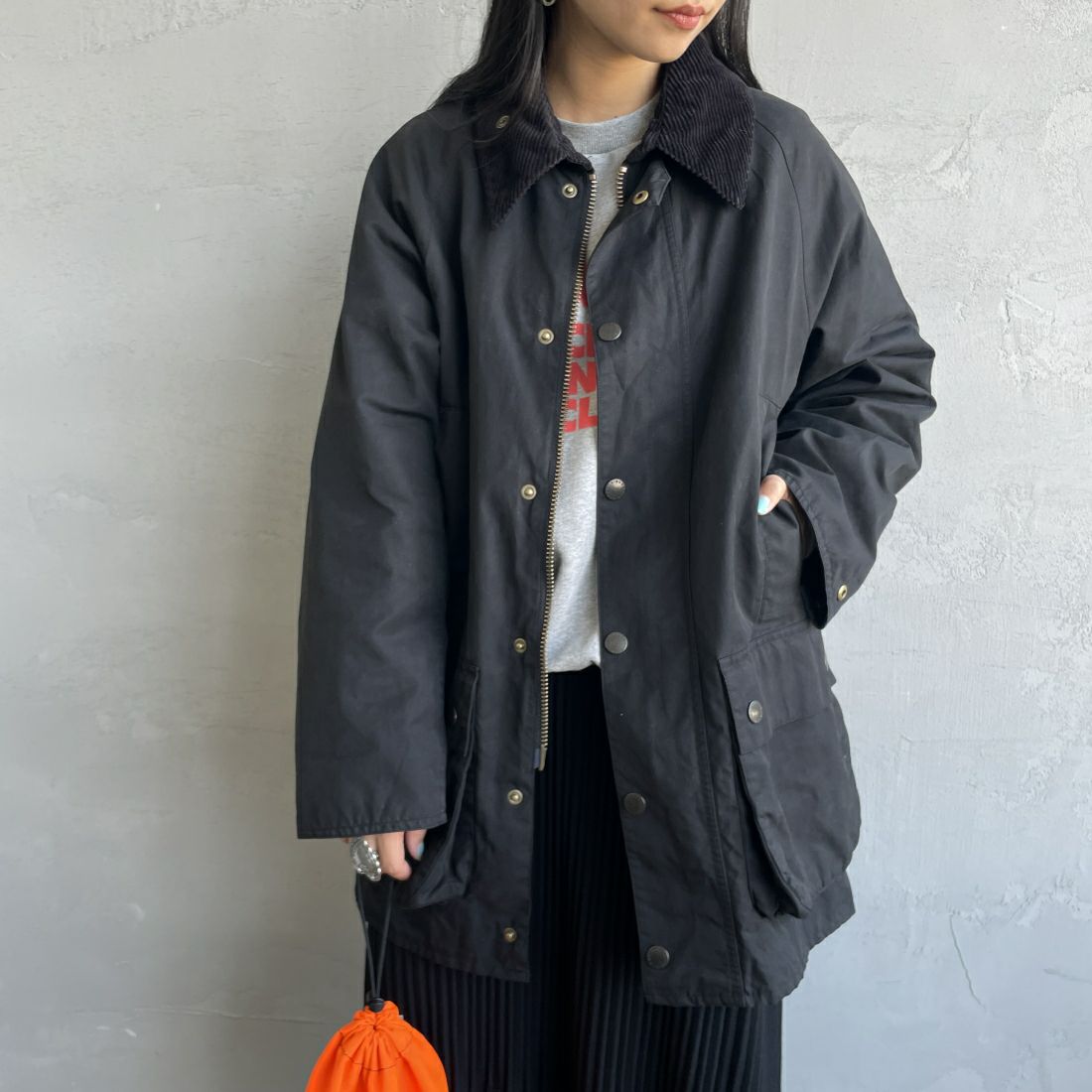 Barbour [バブアー] 別注 BEAUFORT ビューフォートジャケット [MCAS149-JF] BLACK &&モデル身長：156cm 着用サイズ：34&&
