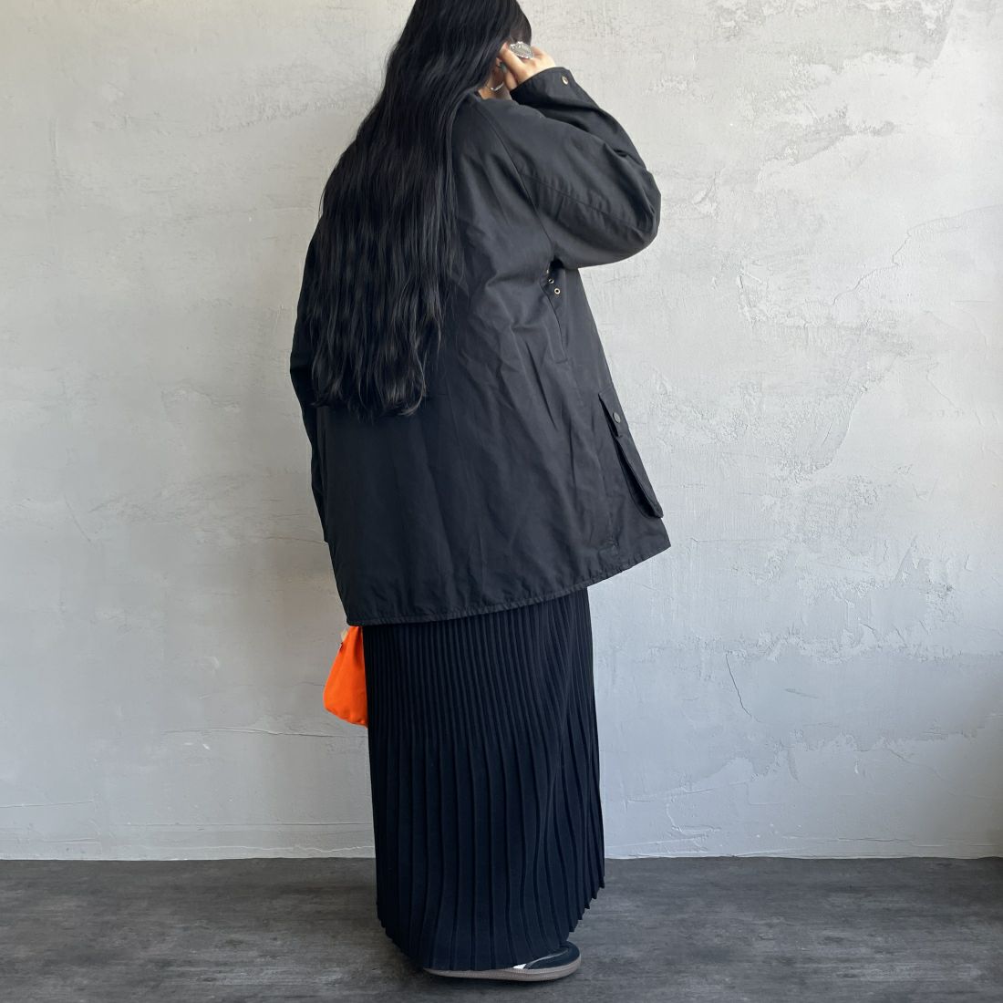 Barbour [バブアー] 別注 BEAUFORT ビューフォートジャケット [MCAS149-JF] BLACK &&モデル身長：156cm 着用サイズ：34&&