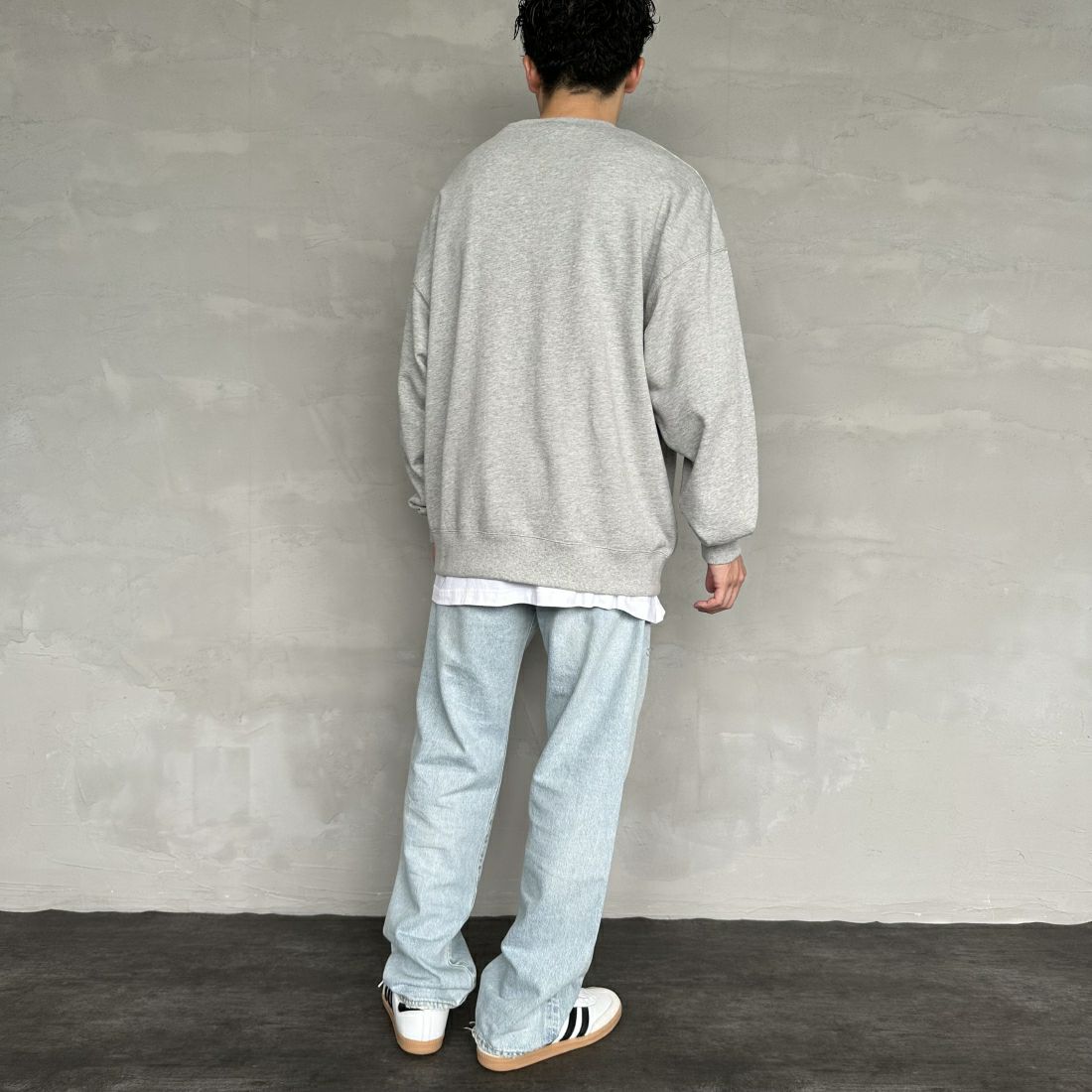 Fanatics [ファナティクス] 別注 MLBロゴ刺繍 クルーネックスウェット [OT0524FW0002-JF] GRY LA &&モデル身長：168cm 着用サイズ：L&&