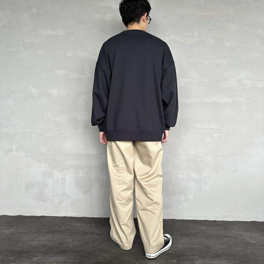 Fanatics [ファナティクス] 別注 MLBロゴ刺繍 クルーネックスウェット [OT0524FW0002-JF] BLK NY &&モデル身長：168cm 着用サイズ：L&&