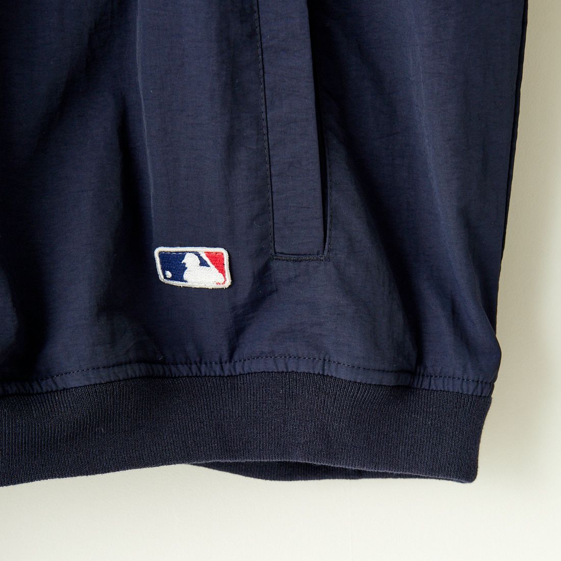 Fanatics [ファナティクス] 別注 MLBロゴ Vネックトレーニングジャケット [OT2224FW0001-JF] NAVY NY
