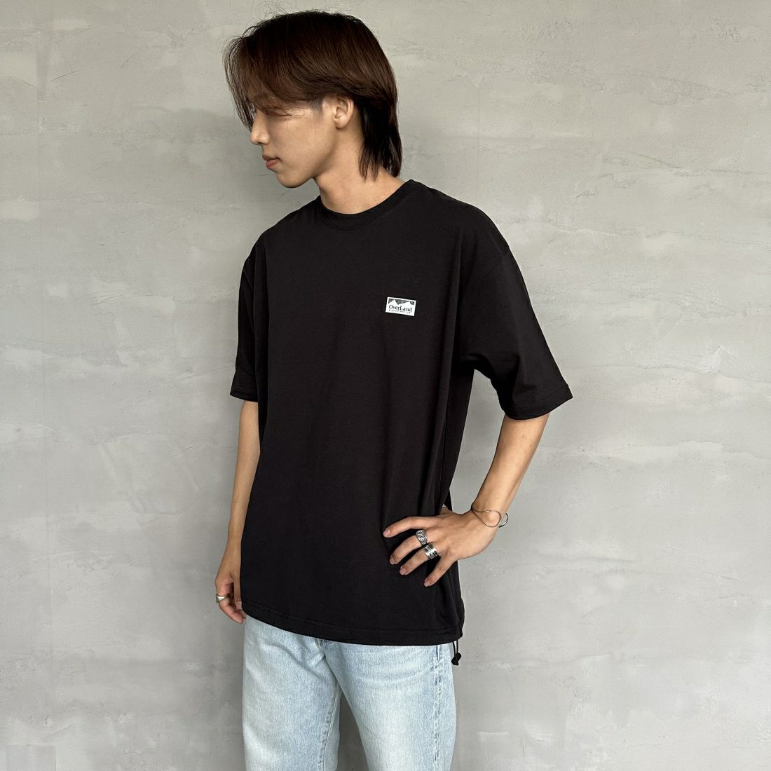OverLand EQUIPMENT [オーバーランドイクイップメント] 別注 スパイダーロゴ バックプリントTシャツ [OL2-CST-IN4-JF] BLACK&&モデル身長：179cm 着用サイズ：L&&