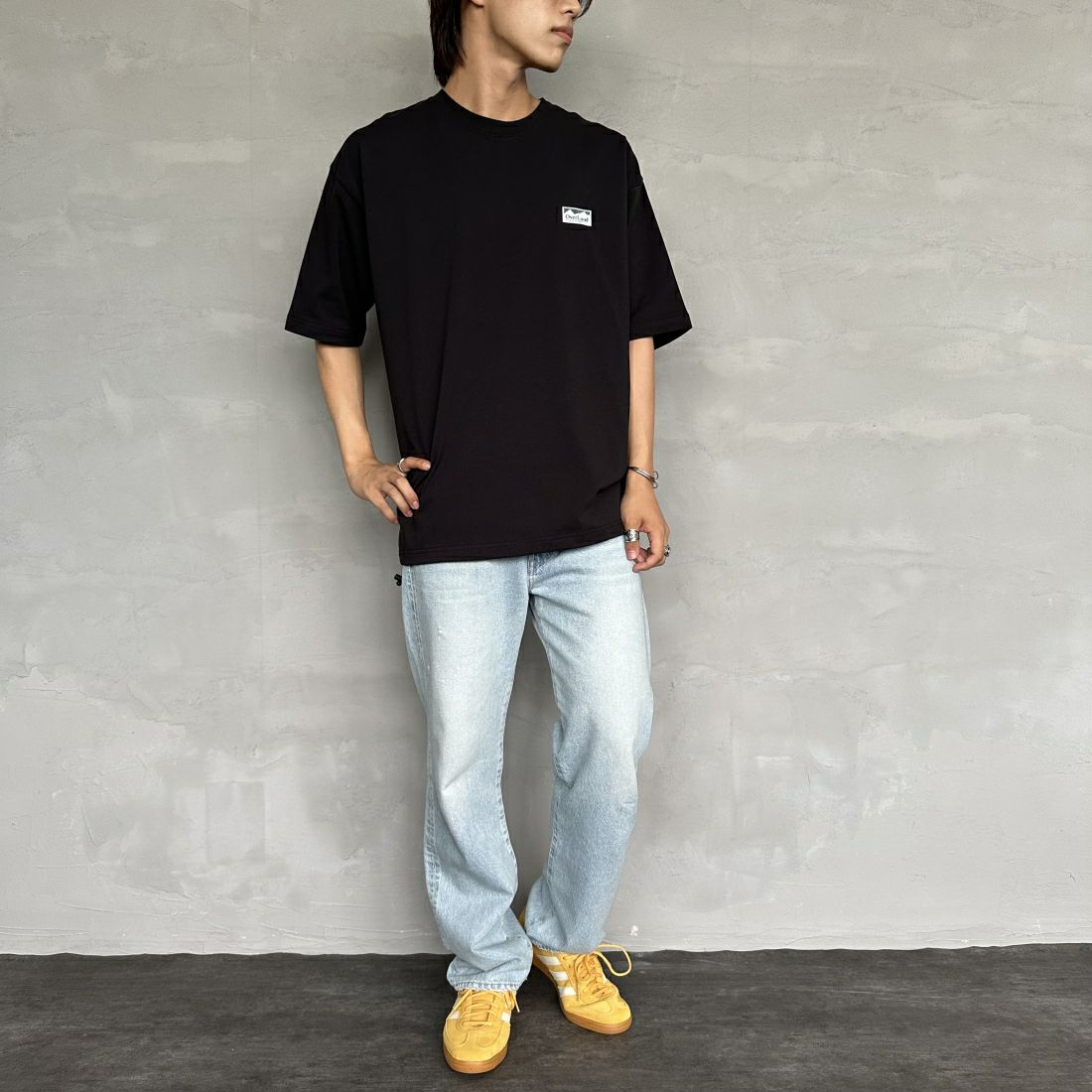 OverLand EQUIPMENT [オーバーランドイクイップメント] 別注 スパイダーロゴ バックプリントTシャツ [OL2-CST-IN4-JF] BLACK&&モデル身長：179cm 着用サイズ：L&&