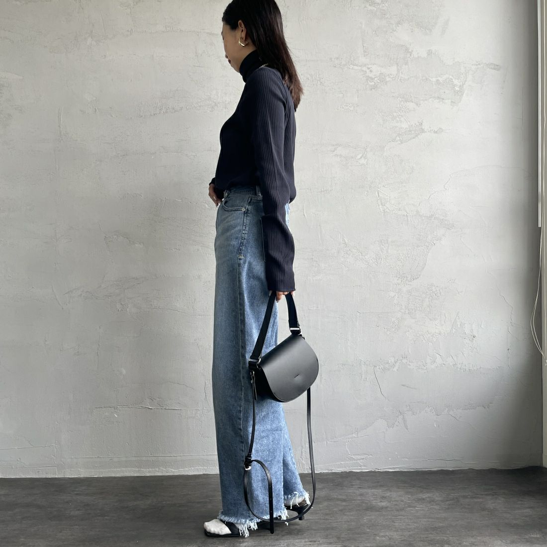 YANUK [ヤヌーク] カーブテーパード LAURA/ローラ [57141314] CUB &&モデル身長：163cm 着用サイズ：24&&