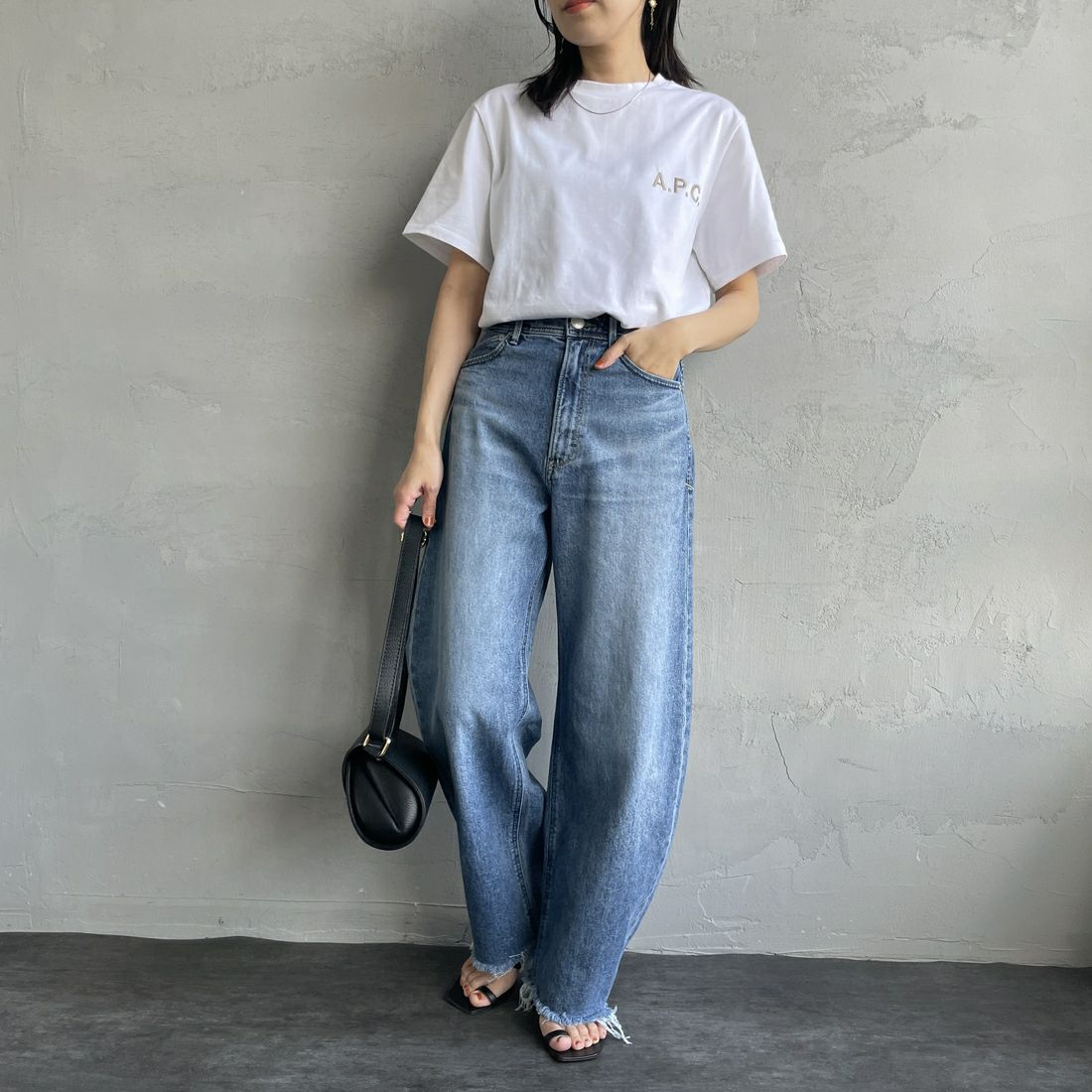 YANUK [ヤヌーク] カーブテーパード LAURA/ローラ [57141314] CUB &&モデル身長：160cm 着用サイズ：23&&