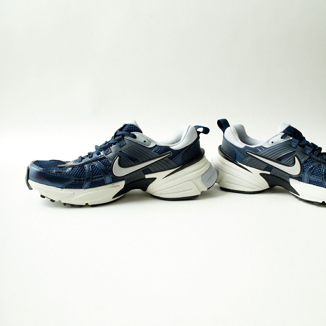 NIKE [ナイキ] V2K ラン [HJ4497] 400 OBSIDI