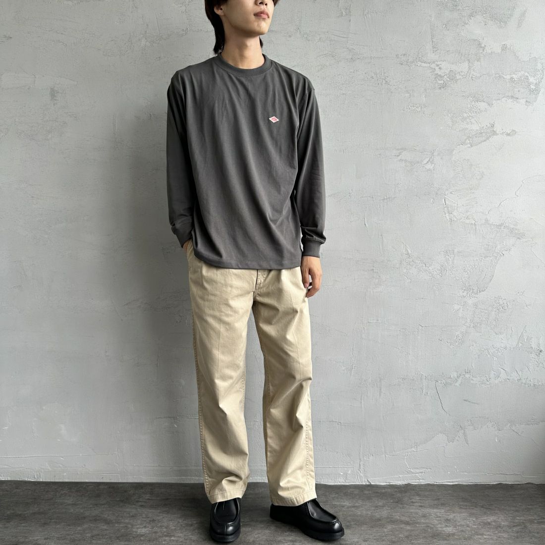DANTON [ダントン] プレーン ロングスリーブTシャツ [DT-C0200TCB] COAL GREY&&モデル身長：179cm 着用サイズ：M&&