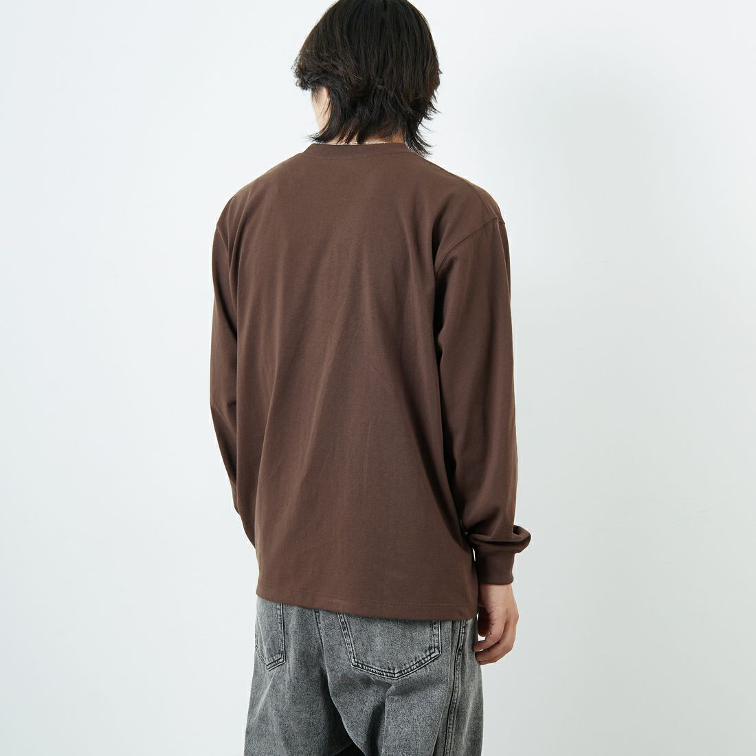 DANTON [ダントン] プレーン ロングスリーブTシャツ [DT-C0200TCB] DARK BROWN &&モデル身長：179cm 着用サイズ：L&&