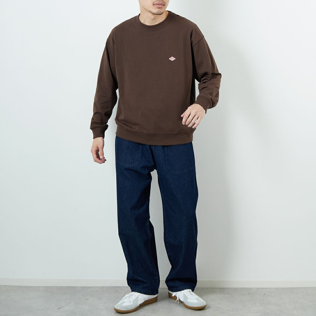 DANTON [ダントン] ソリッド スウェットTシャツ [DT-C0204TCB] DARK BROWN &&モデル身長：168cm 着用サイズ：S&&