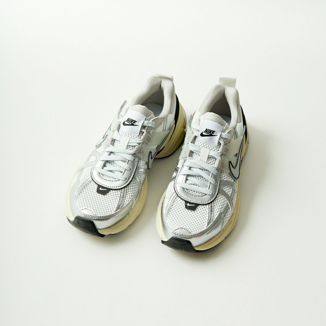 NIKE [ナイキ] ウィメンズ V2K ラン [FD0736] 100 ｻﾐｯﾄﾎﾜ